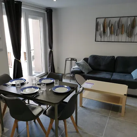 Maison De Village