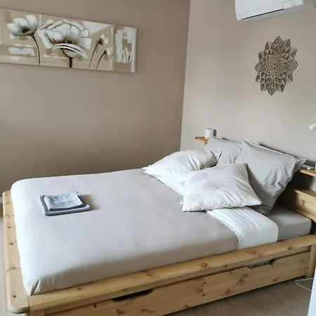 Maison De Village Lägenhet Renaison
